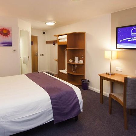 Premier Inn Swindon Central Extérieur photo