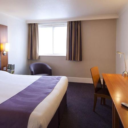 Premier Inn Swindon Central Extérieur photo